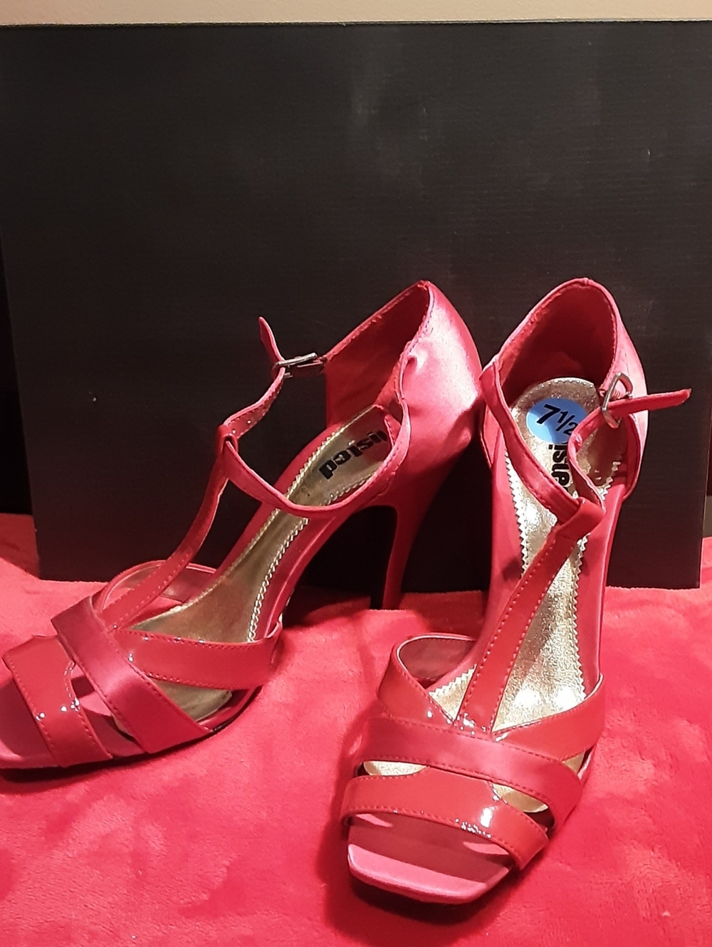 Unlisted by Kenneth ColeStyle: Strappy T-Strap Heeled Sandals
